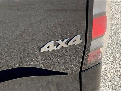 New 2026 Nissan Frontier SV w/ Tow Package image 9