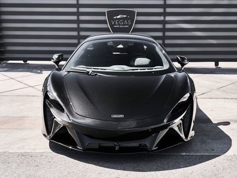 Used 2024 McLaren Artura RWD image 10