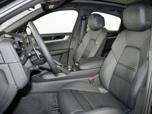 New 2026 Porsche Cayenne Coupe AWD/4WD image 5
