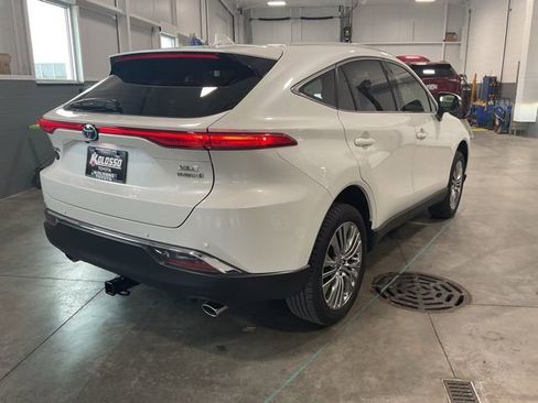 Used 2022 Toyota Venza XLE AWD/4WD image 6
