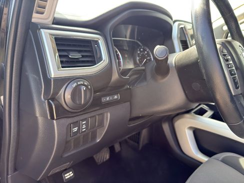 Used 2020 Nissan Titan SV w/ SV Convenience Package AWD/4WD image 15