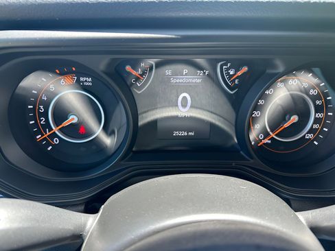 Used 2025 Jeep Wrangler Unlimited Sport AWD/4WD image 31