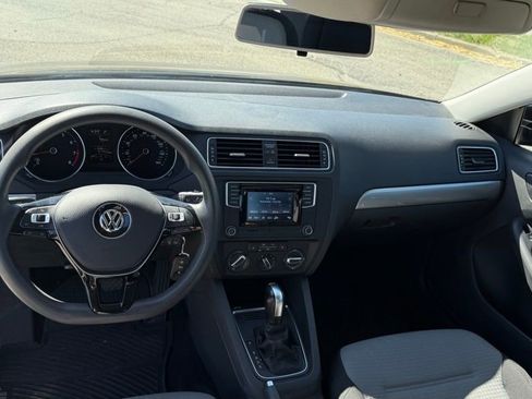 Used 2017 Volkswagen Jetta S w/ Jetta S Cold Weather Package FWD image 12