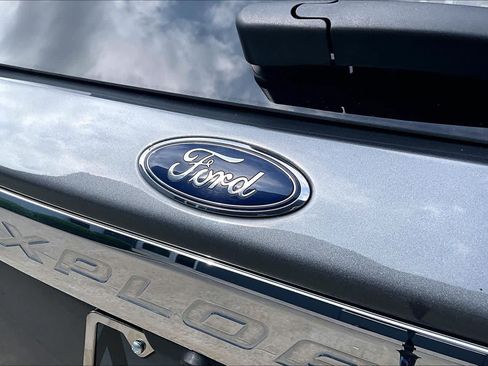 Used 2021 Ford Explorer Limited w/ Equipment Group 301A RWD image 31