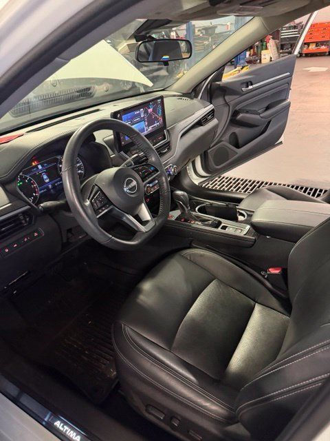 Used 2023 Nissan Altima 2.5 SL AWD/4WD image 13