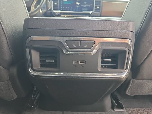 Used 2024 Chevrolet Silverado 2500 High Country w/ High Country Premium Package AWD/4WD image 22