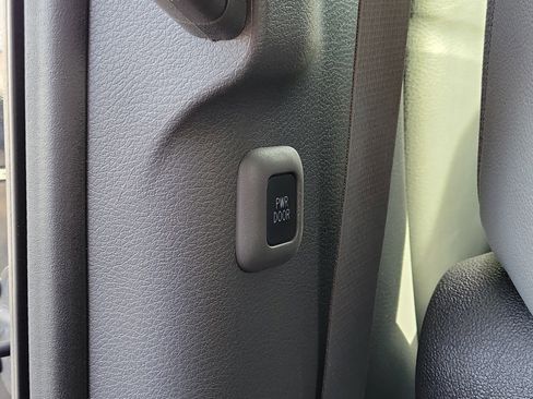 Used 2024 Toyota Sienna XLE image 14