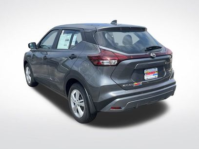 New 2025 Nissan Kicks Play S