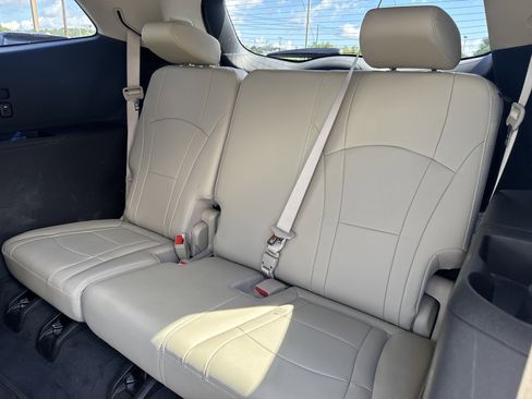 Used 2020 Buick Enclave Premium w/ Sun and Sites Package image 14