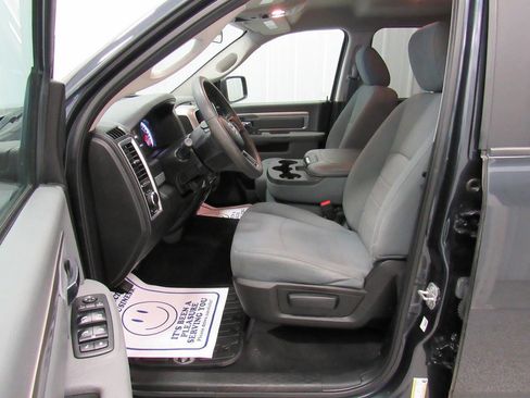 Used 2019 RAM 1500 Classic SLT AWD/4WD image 34