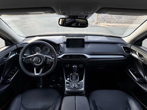 Used 2018 MAZDA CX-9 Touring image 29