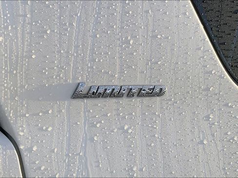 Used 2018 Toyota 4Runner Limited image 11