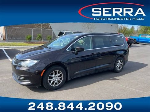 Used 2018 Chrysler Pacifica LX FWD image 1