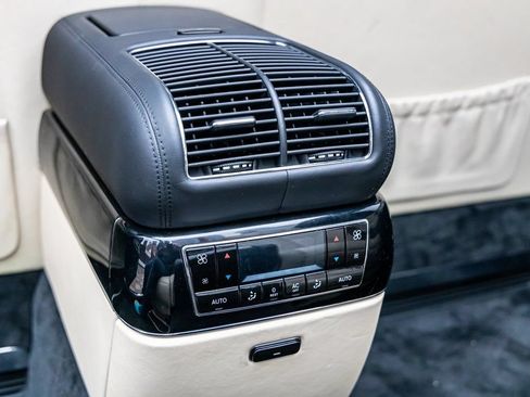 Used 2009 Maybach 62 S RWD image 67