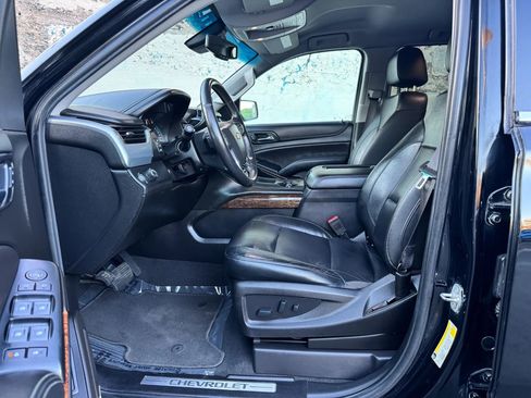 Used 2019 Chevrolet Suburban LT image 9