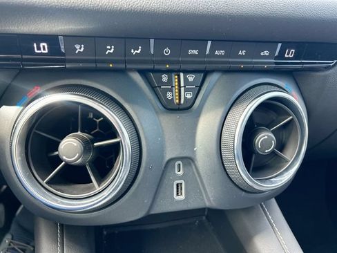 Used 2023 Chevrolet Blazer LT FWD image 23