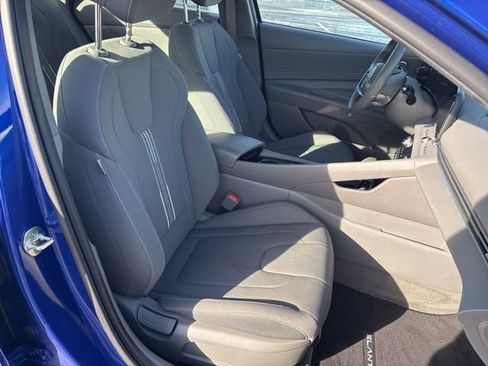 Used 2023 Hyundai Elantra SEL w/ Convenience Package image 14