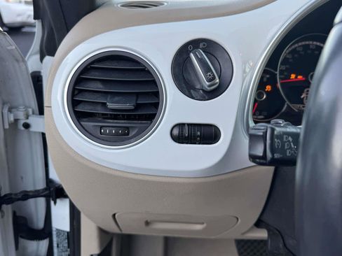 Used 2015 Volkswagen Beetle 1.8T image 25