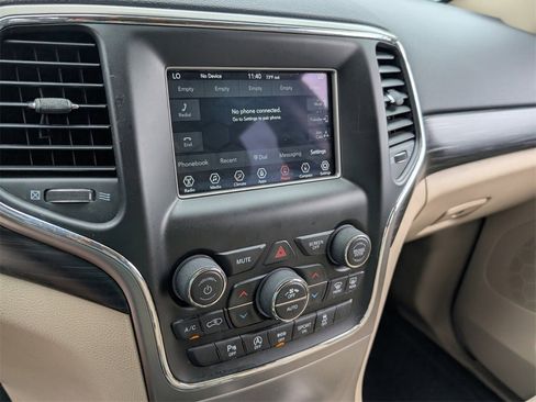 Used 2019 Jeep Grand Cherokee Laredo image 20