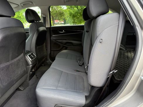 Used 2016 Kia Sorento FWD image 36