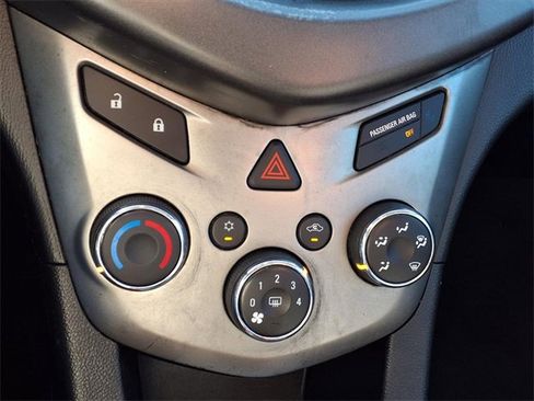 Used 2015 Chevrolet Sonic LT image 18