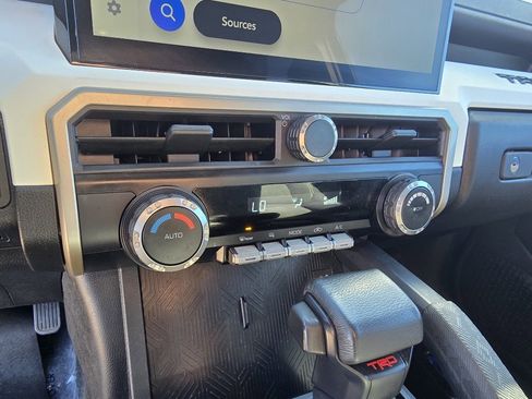 Used 2024 Toyota Tacoma TRD Off-Road image 21