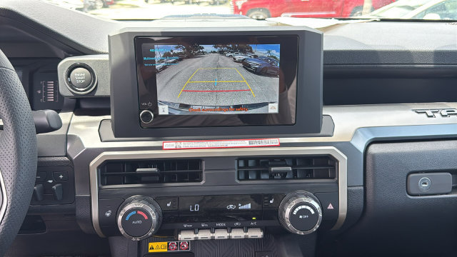 Used 2025 Toyota Tacoma SR5 AWD/4WD image 23