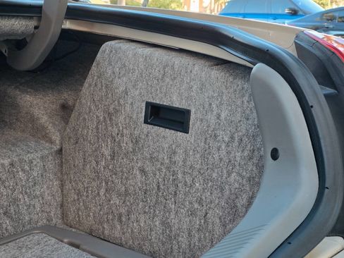 Used 2003 Lincoln Town Car Cartier image 75