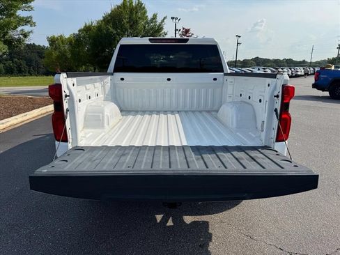 Used 2021 Chevrolet Silverado 1500 Custom w/ Safety Confidence Package RWD image 10