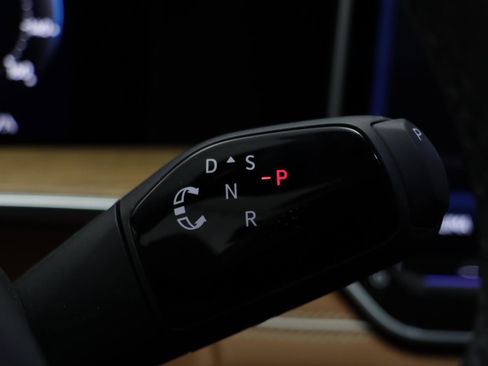 New 2026 Volkswagen Tiguan SEL R-Line image 13