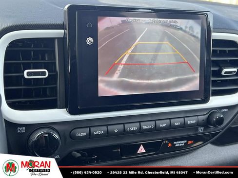Used 2023 Hyundai Venue Limited FWD image 22