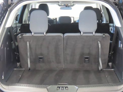 Used 2025 Ford Explorer Active RWD image 18