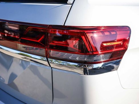 New 2026 Volkswagen Atlas SE image 13