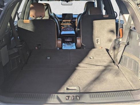 Used 2022 Lincoln Aviator Reserve w/ Equipment Group 201A image 6