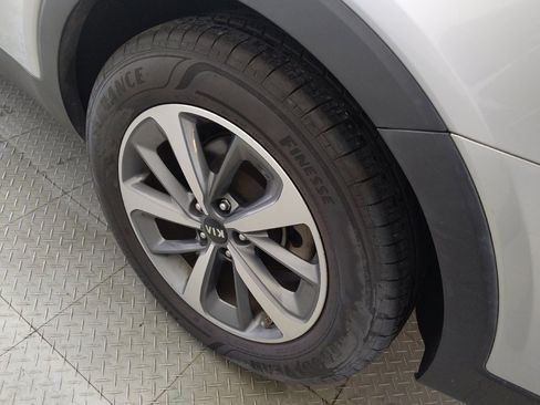 Used 2019 Kia Sorento EX w/ EX Touring Package FWD image 31