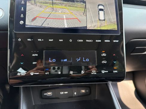 Certified 2023 Hyundai Tucson Limited AWD/4WD image 17
