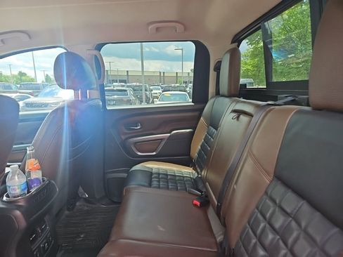 Used 2017 Nissan Titan Platinum Reserve w/ Off-Road Package AWD/4WD image 15