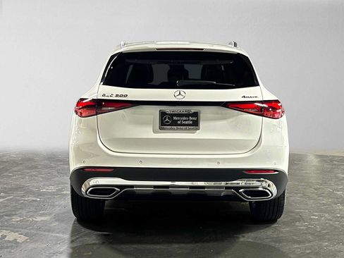 Used 2026 Mercedes-Benz GLC 300 4MATIC image 4