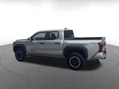 Used 2025 Toyota Tacoma TRD Off-Road AWD/4WD image 10