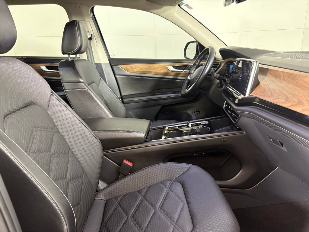 Used 2024 Volkswagen Atlas SE FWD image 14