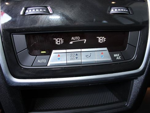 Used 2025 BMW X7 xDrive40i w/ M Sport Package AWD/4WD image 34