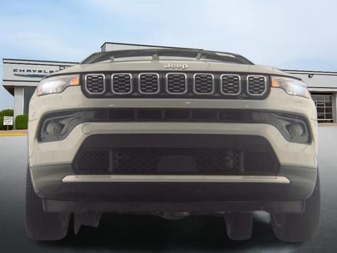 Used 2025 Jeep Compass Limited image 2