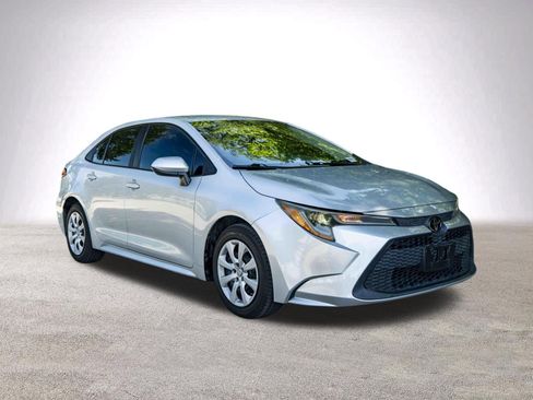 Used 2024 Toyota Camry XSE w/ Navigation Package FWD image 2