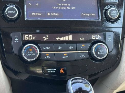 Used 2017 Nissan Rogue SL w/ SL Premium Package AWD/4WD image 8