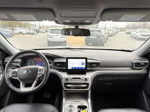 Used 2021 Ford Explorer XLT w/ Equipment Group 202A image 24