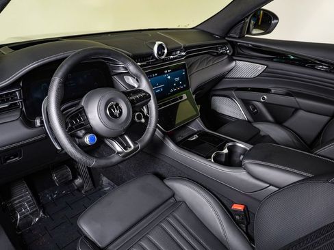 Certified 2025 Maserati Grecale Modena AWD/4WD image 19