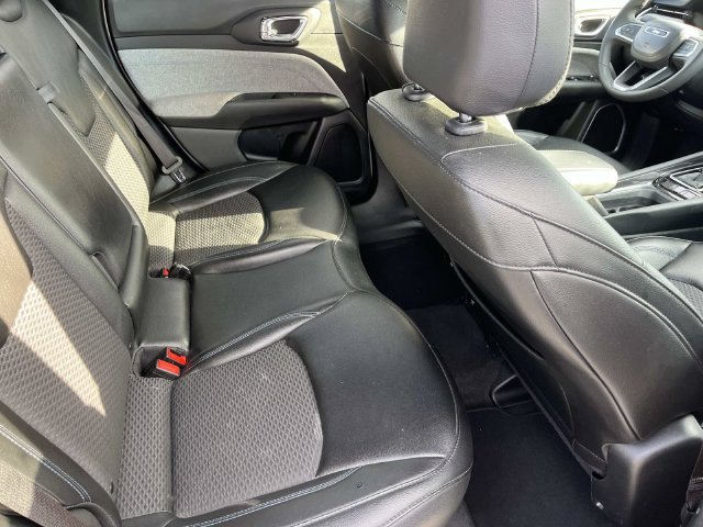Used 2024 Jeep Compass Latitude AWD/4WD image 20