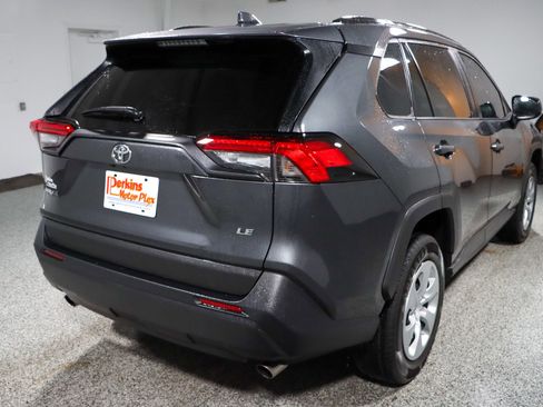 Used 2020 Toyota RAV4 LE image 7
