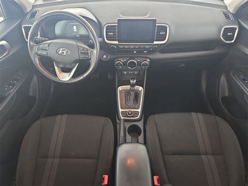 Used 2025 Hyundai Venue SEL image 25