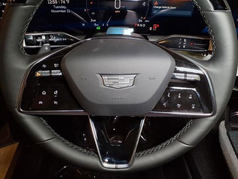 Used 2026 Cadillac Optiq Luxury 2 image 20